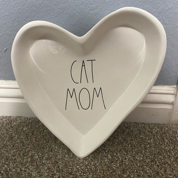 Rae Dunn Other - Rae Dunn heart shaped cat mom dish